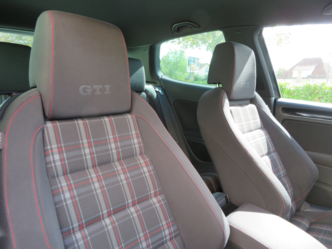Volkswagen Golf — 14