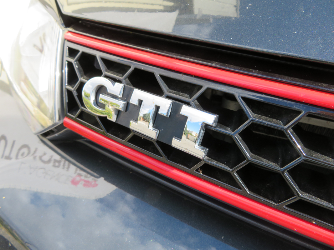 Volkswagen Golf — 25