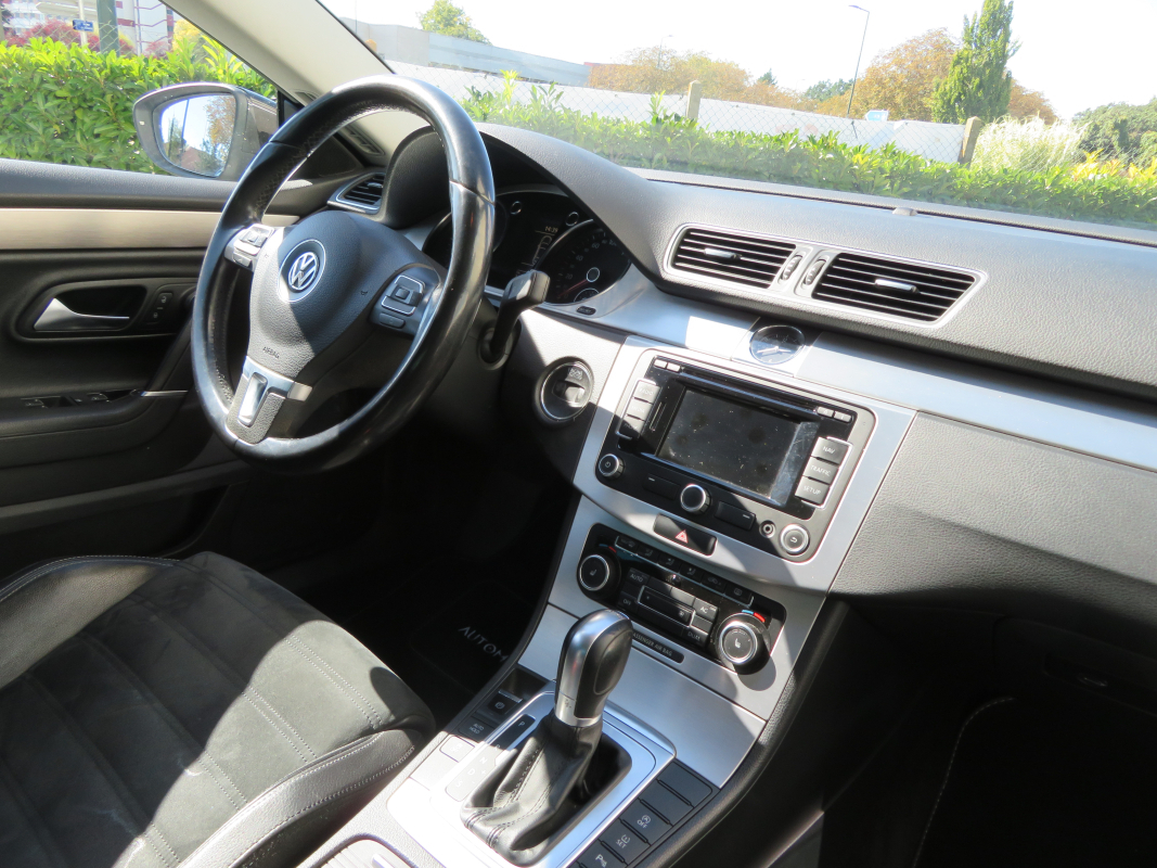 Volkswagen Passat CC — 12