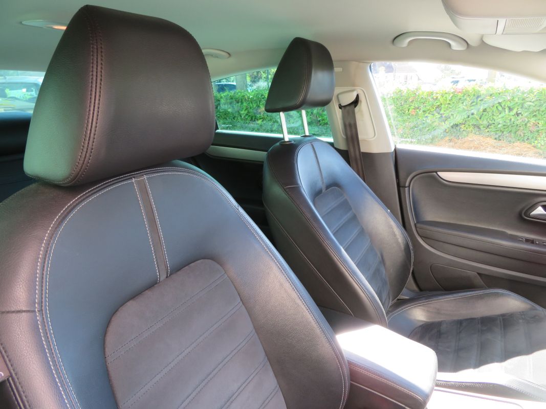 Volkswagen Passat CC — 14