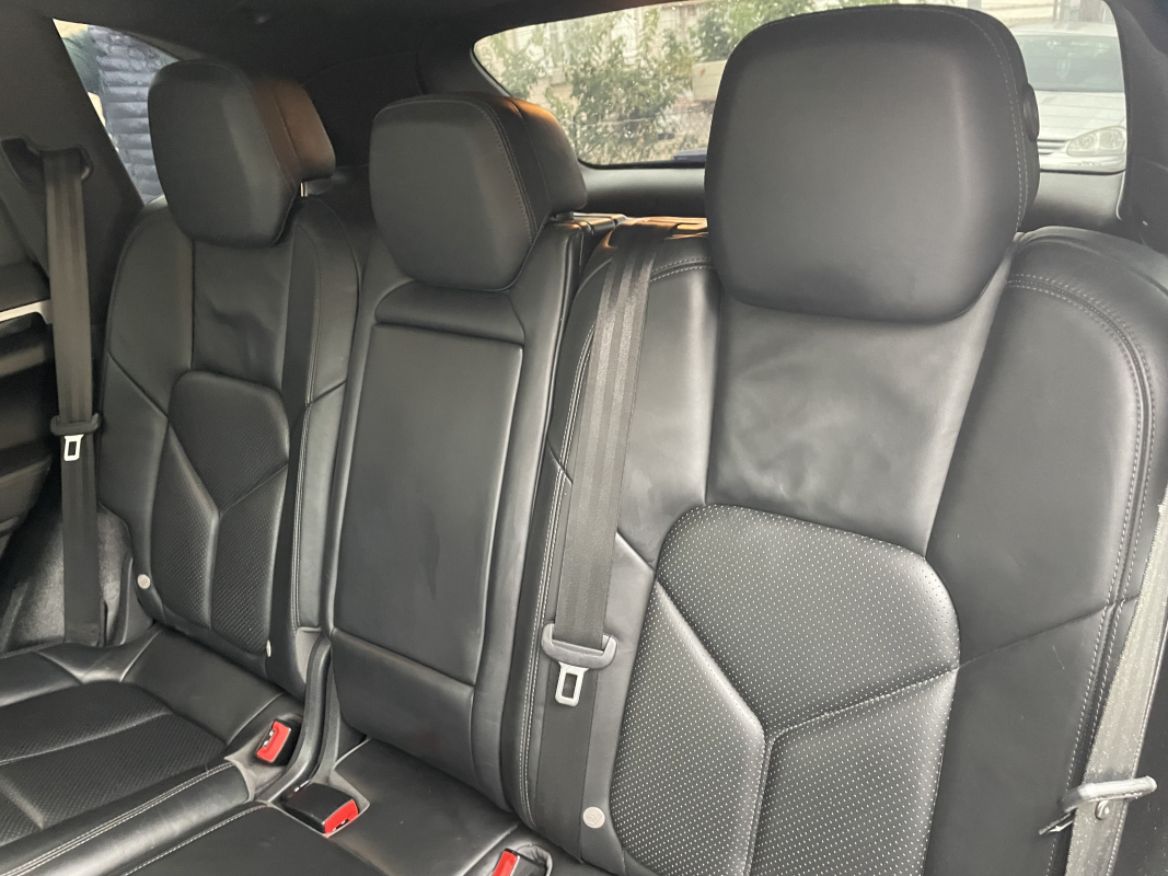 Porsche Cayenne — 22