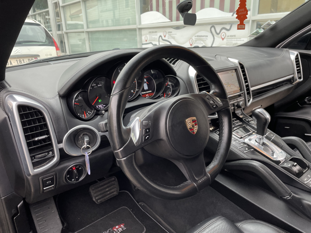 Porsche Cayenne — 10