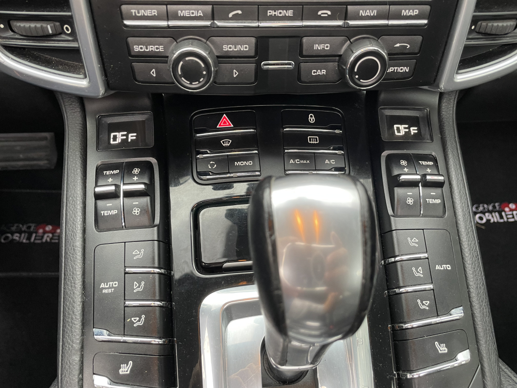 Porsche Cayenne — 16