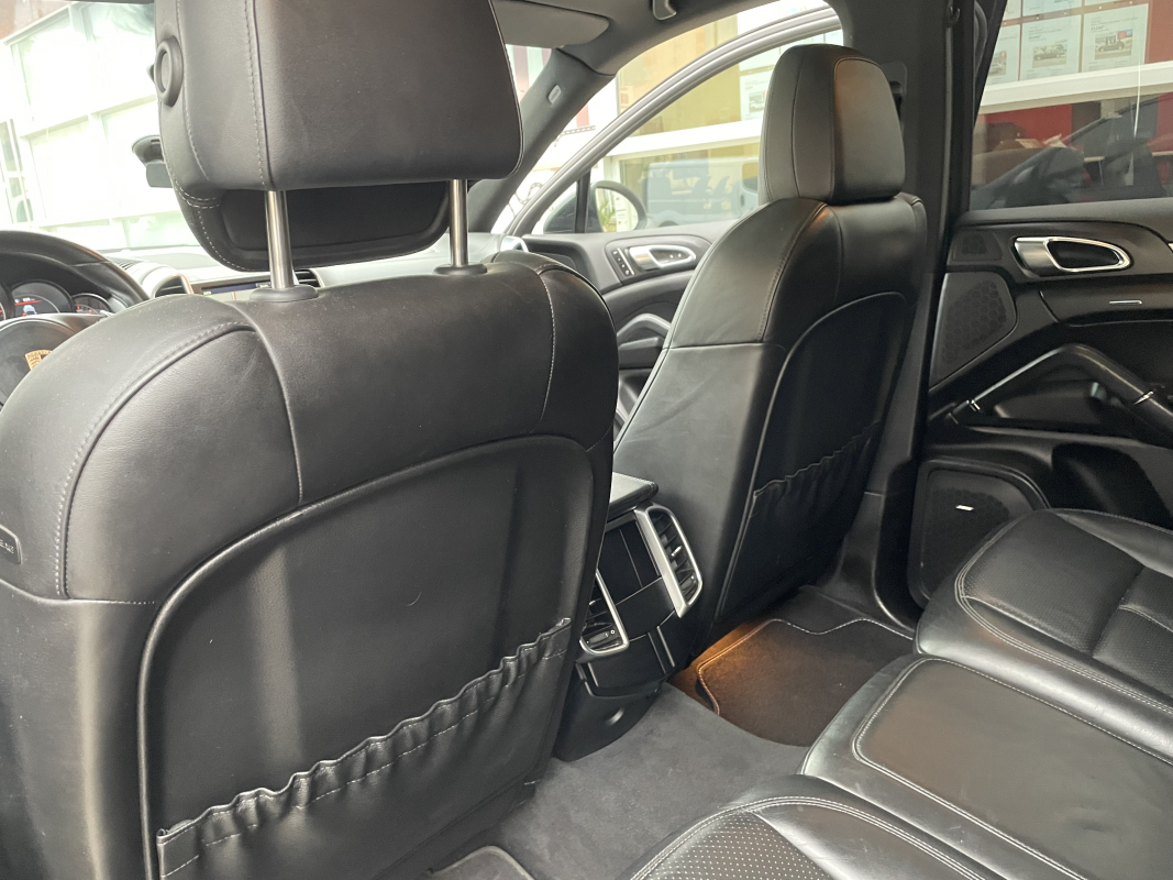 Porsche Cayenne — 25