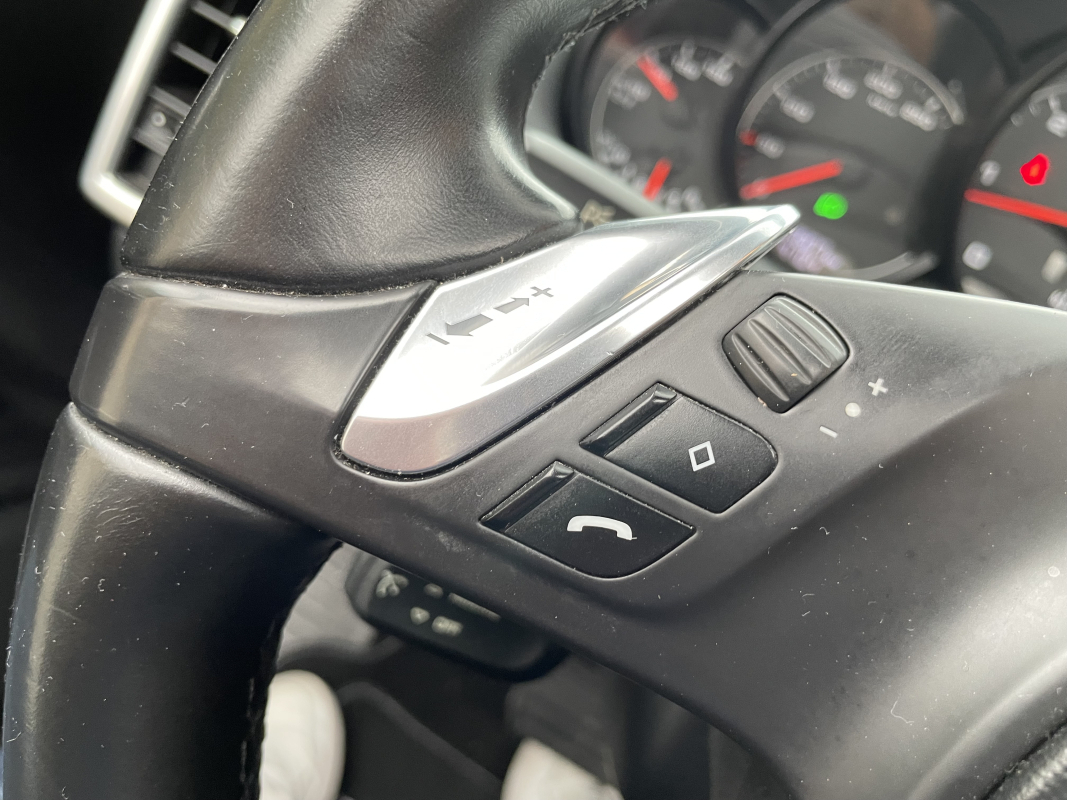 Porsche Cayenne — 18