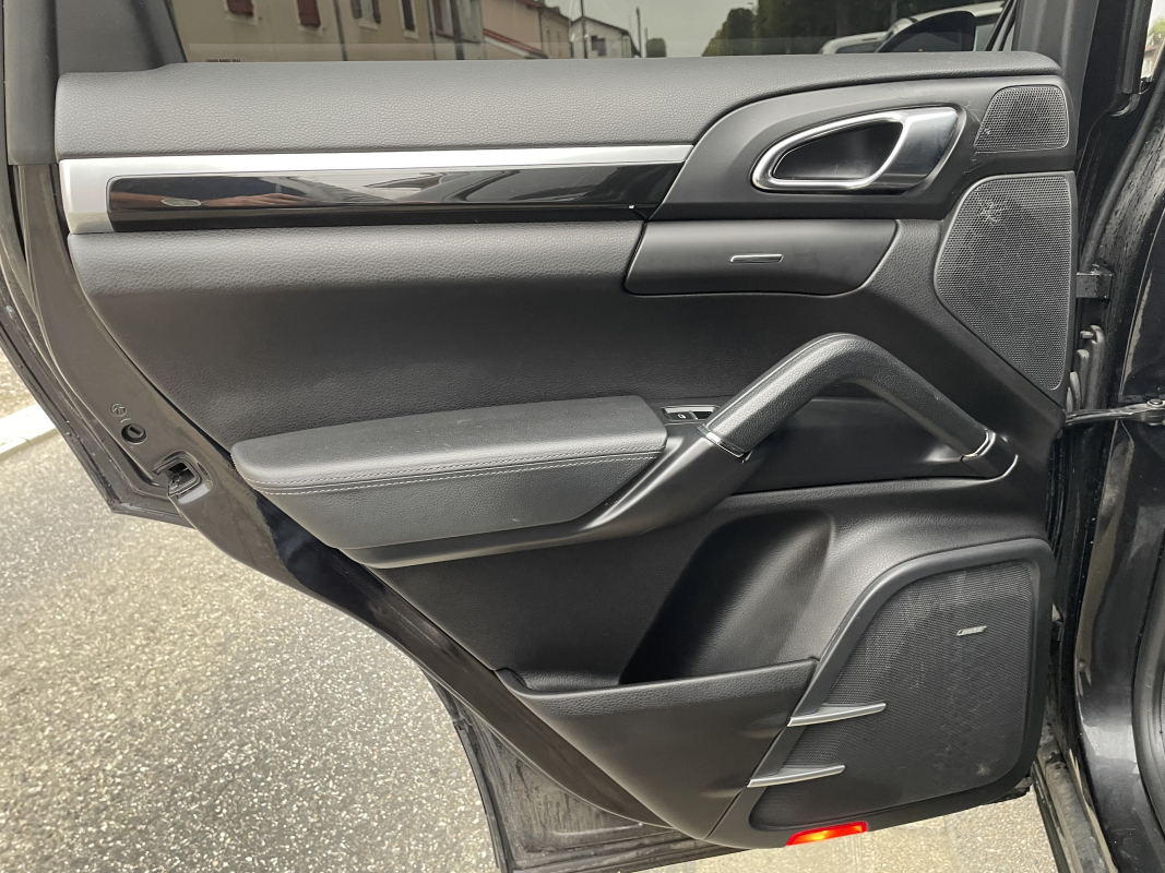 Porsche Cayenne — 28