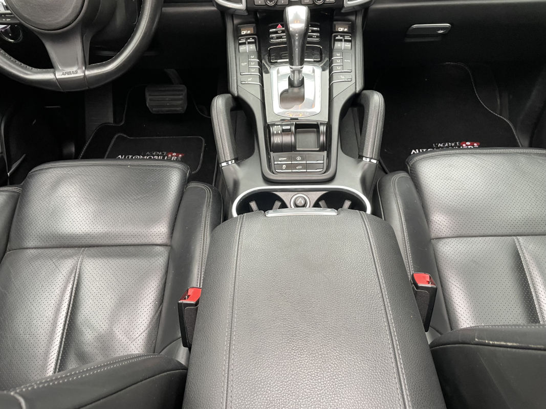 Porsche Cayenne — 36