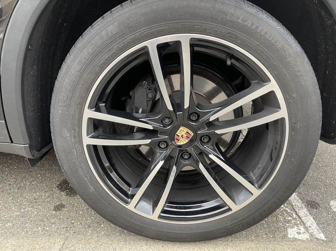 Porsche Cayenne — 30
