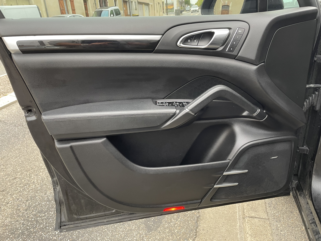 Porsche Cayenne — 26