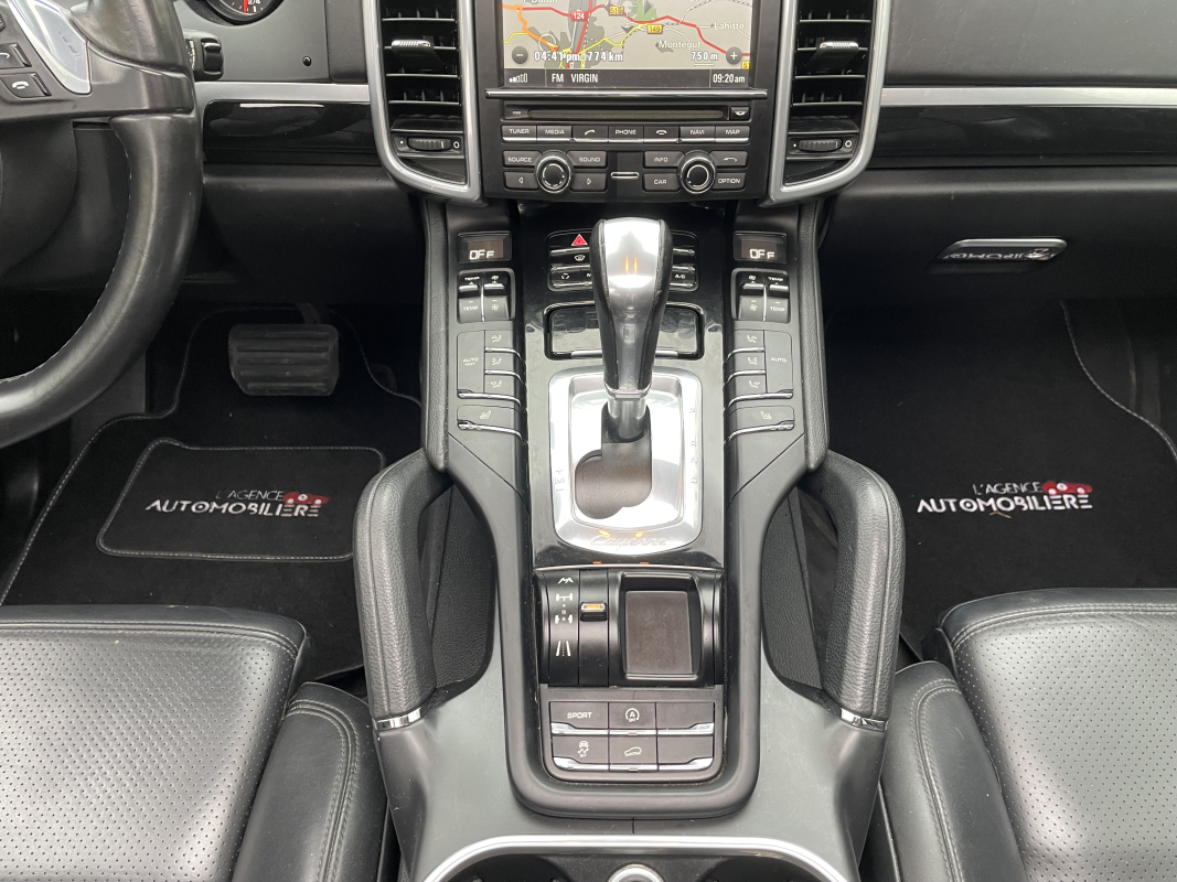 Porsche Cayenne — 15