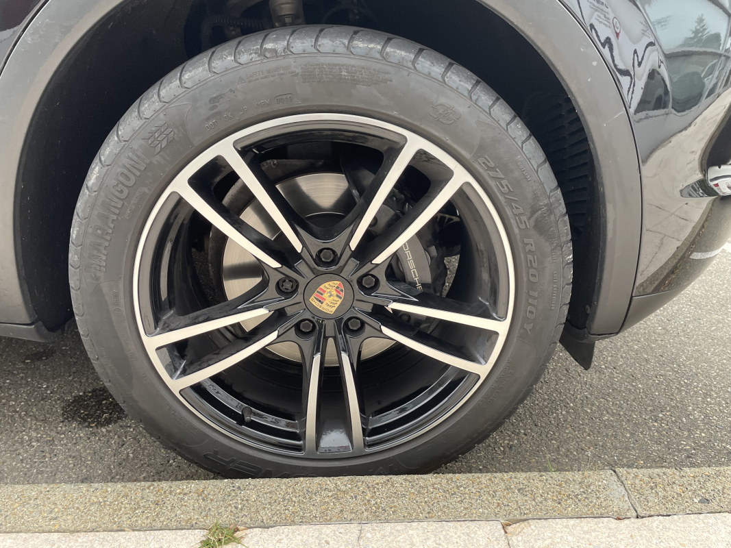 Porsche Cayenne — 33