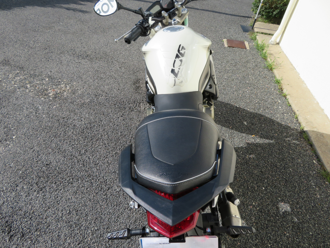 Yamaha XJ — 3