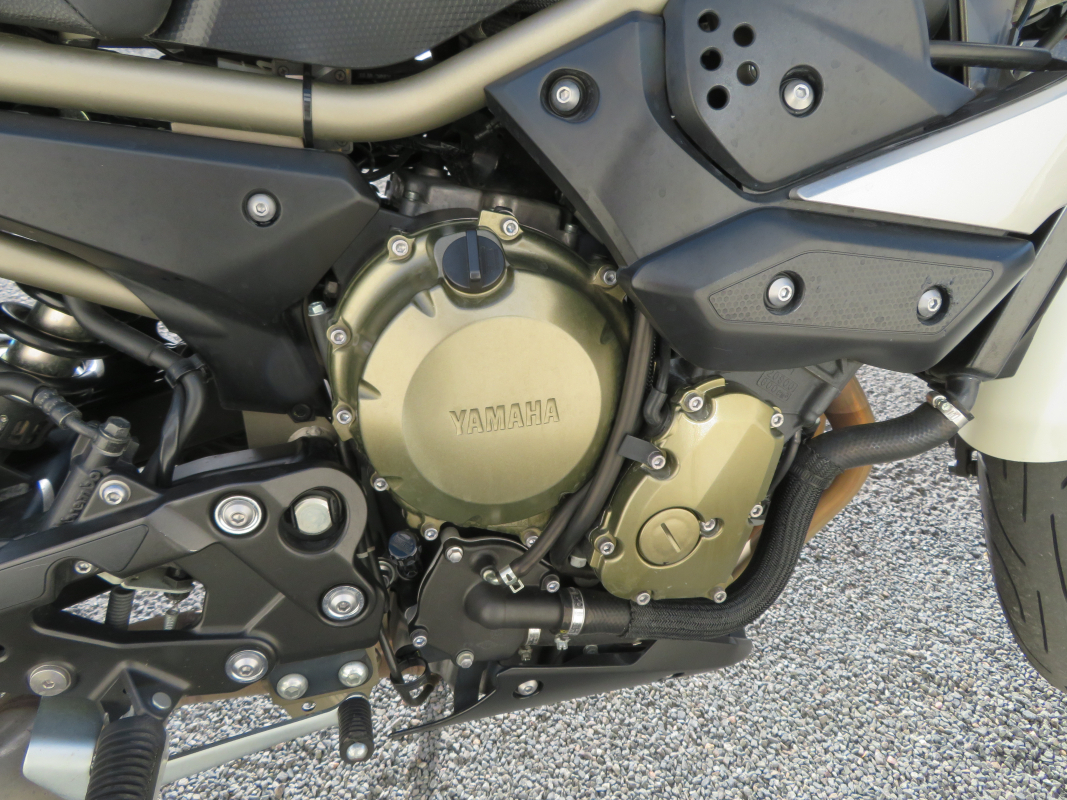 Yamaha XJ — 11