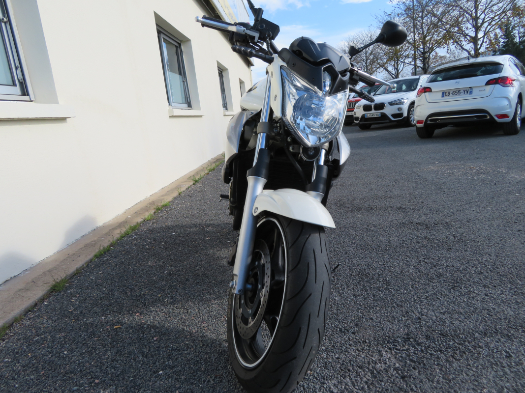 Yamaha XJ — 6