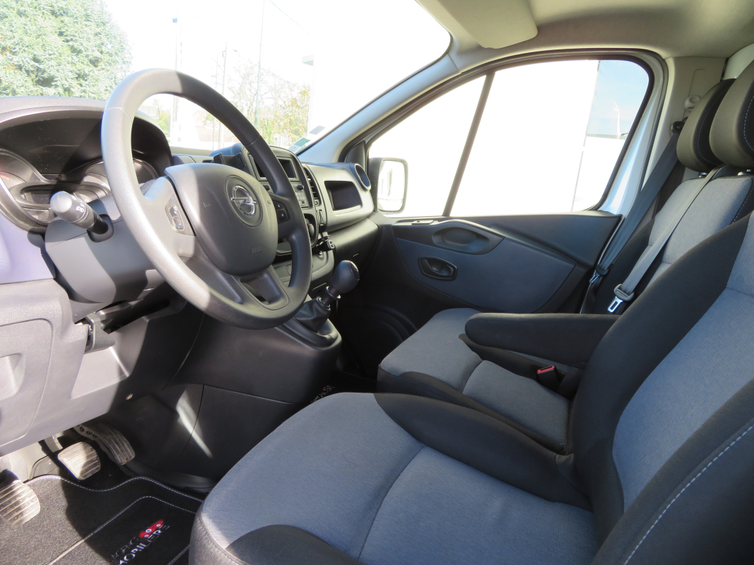 Opel Vivaro — 12