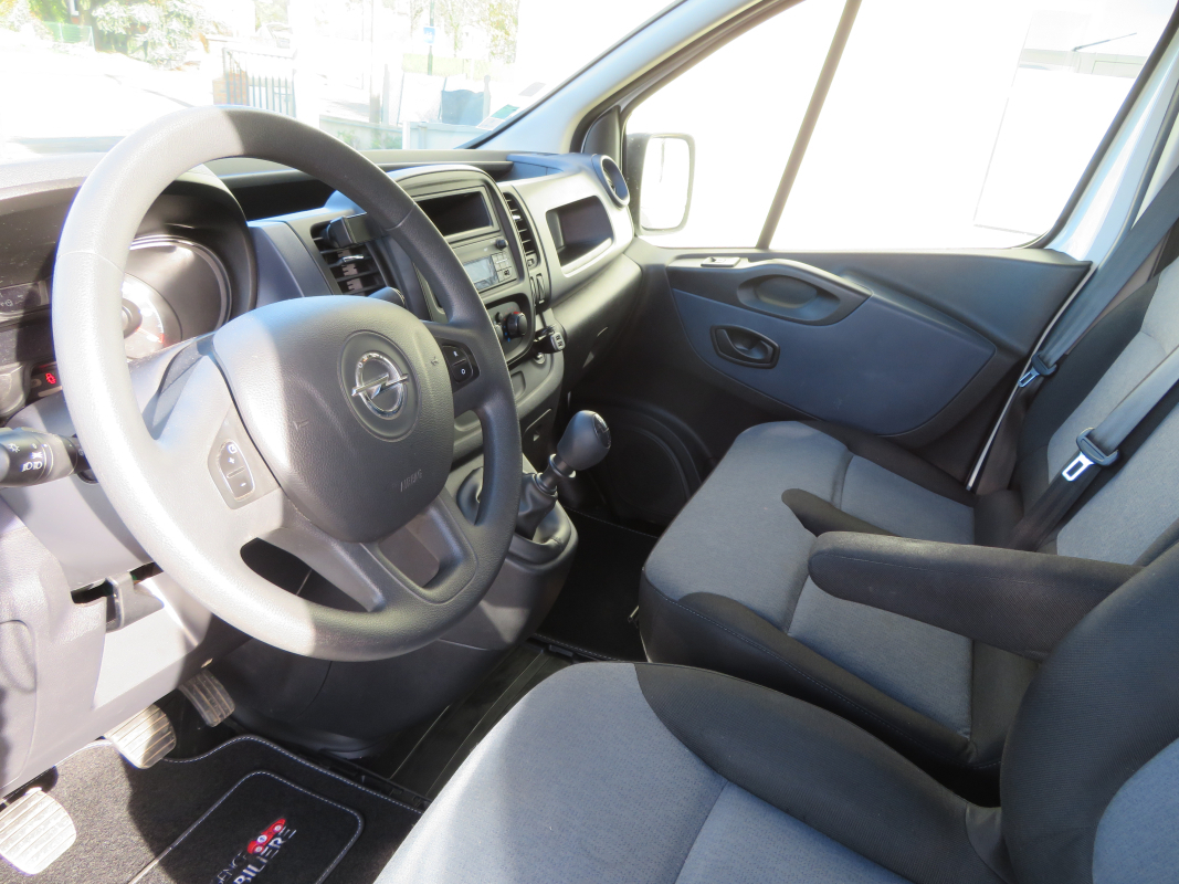 Opel Vivaro — 11