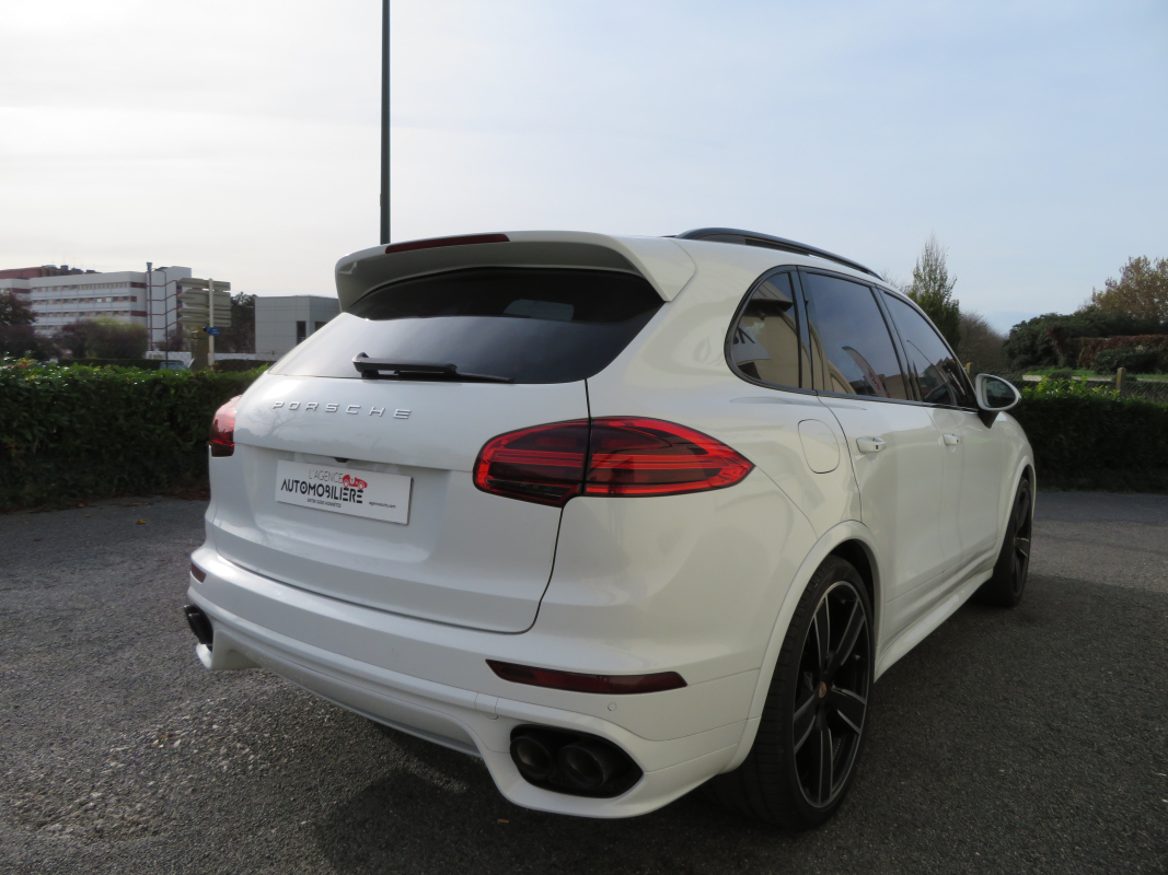 Porsche Cayenne — 6