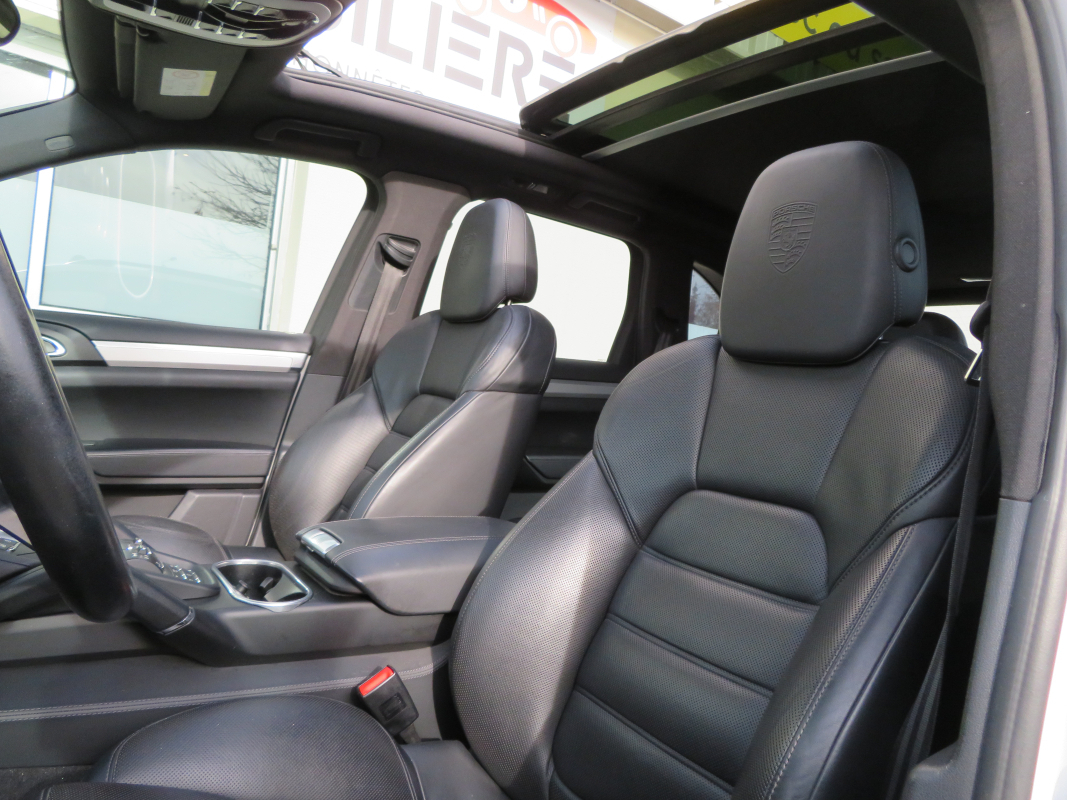 Porsche Cayenne — 13