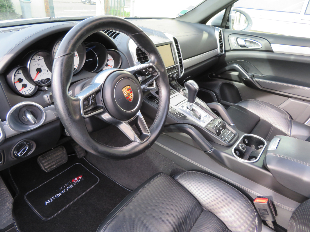 Porsche Cayenne — 10