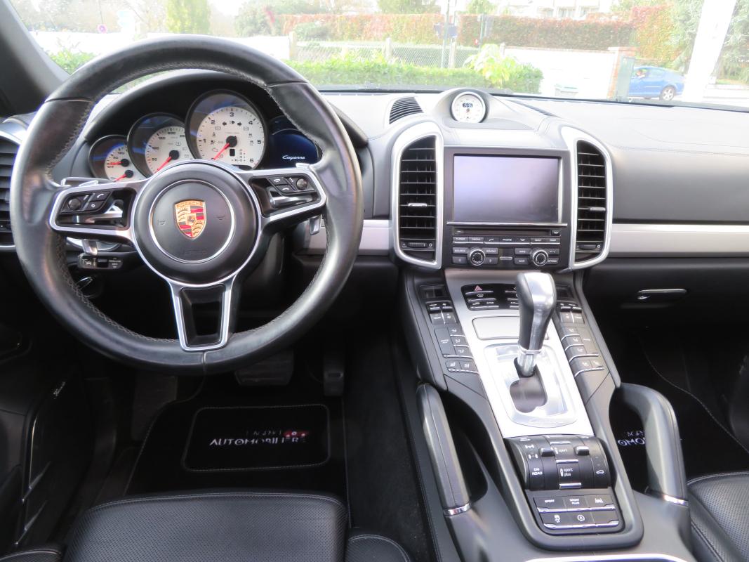 Porsche Cayenne — 11