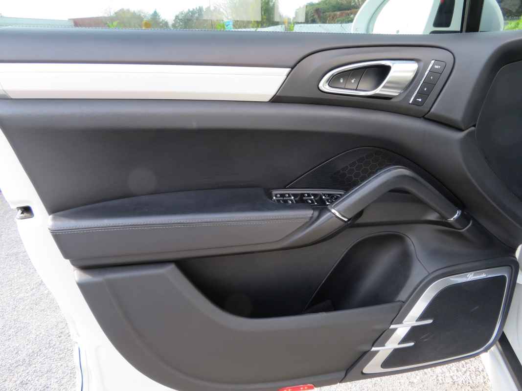 Porsche Cayenne — 24
