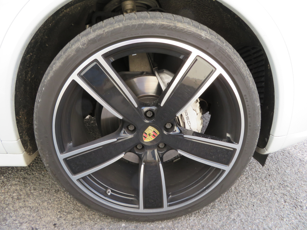 Porsche Cayenne — 28