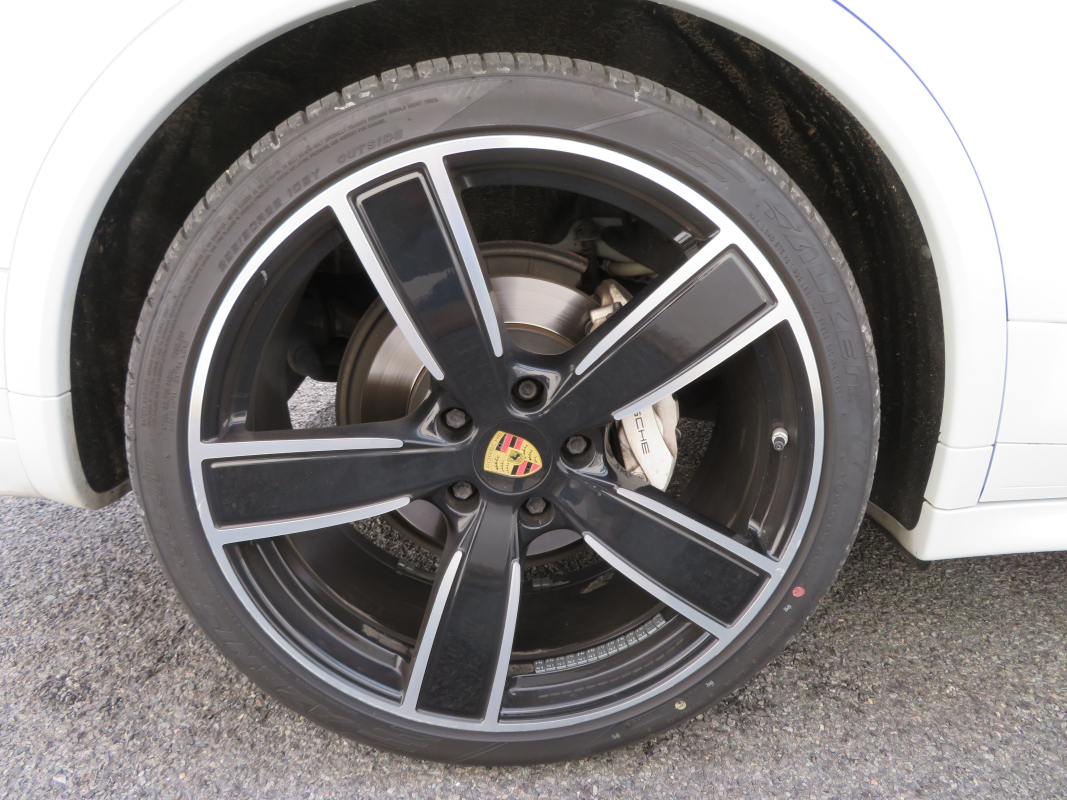 Porsche Cayenne — 31