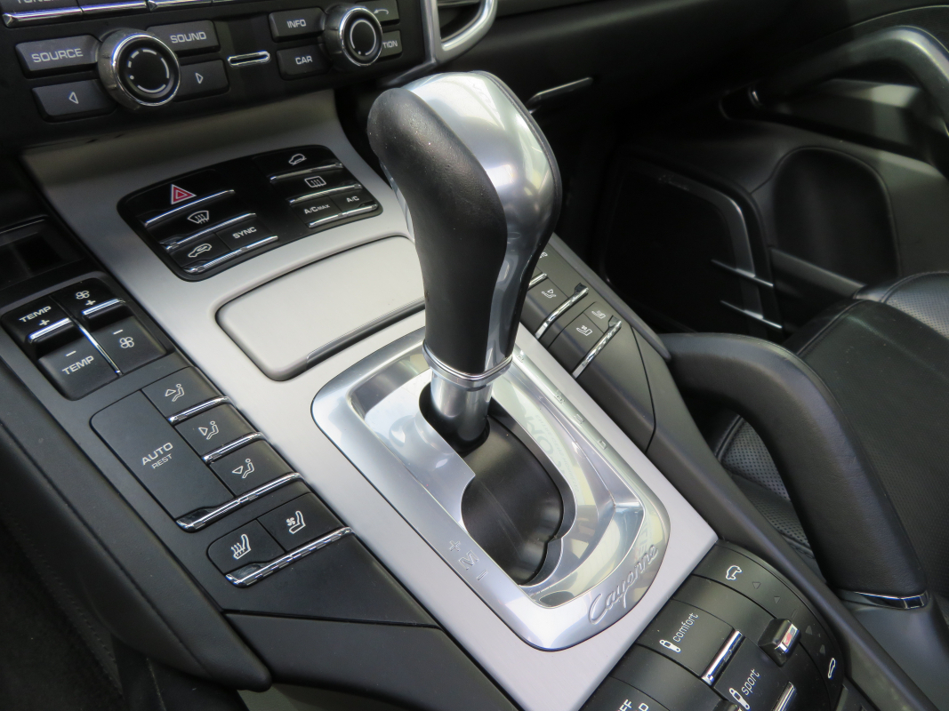 Porsche Cayenne — 21