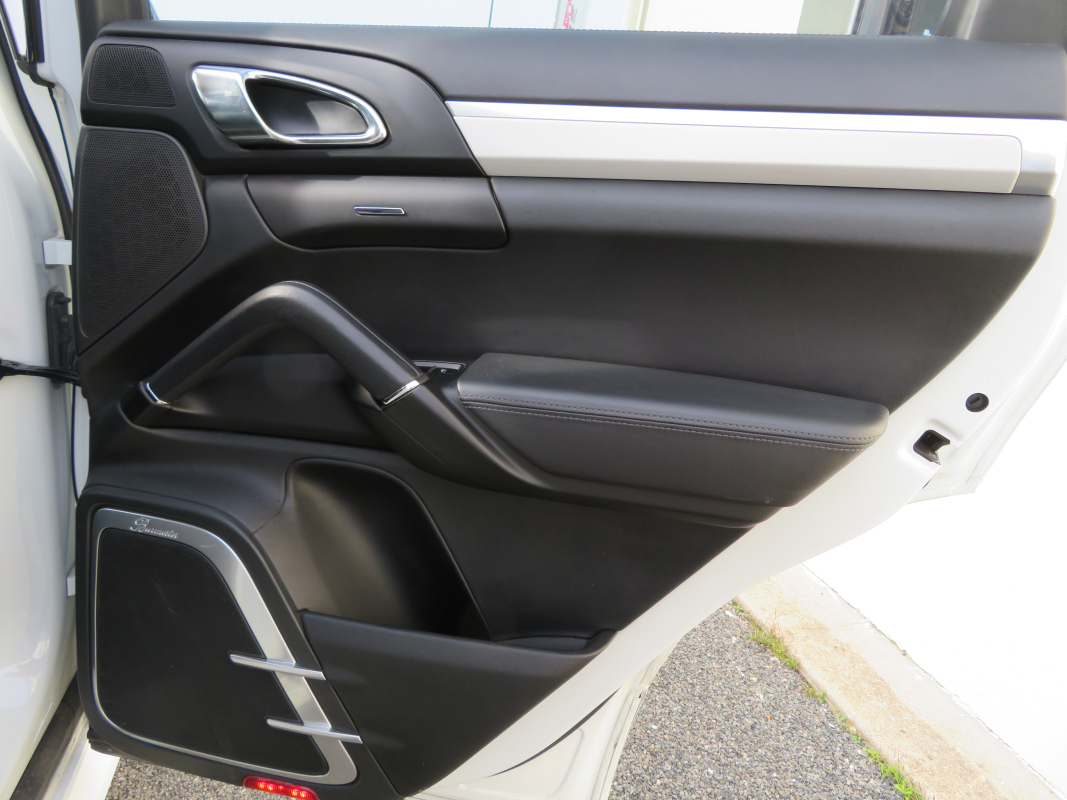 Porsche Cayenne — 27