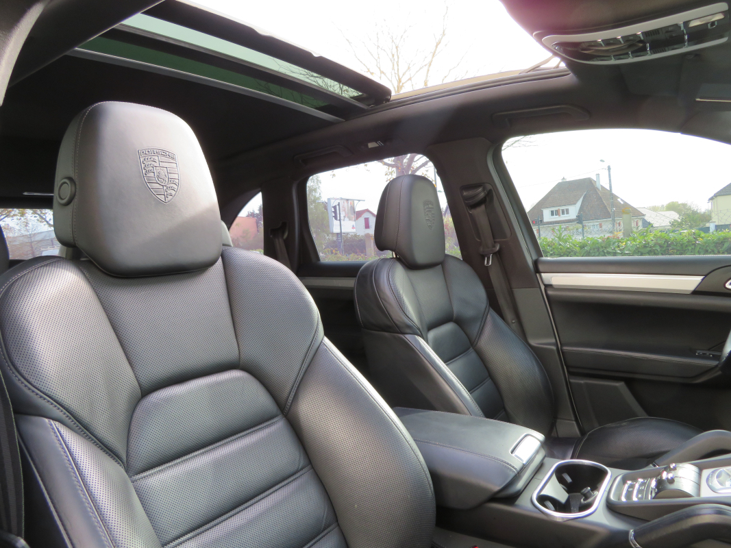 Porsche Cayenne — 14