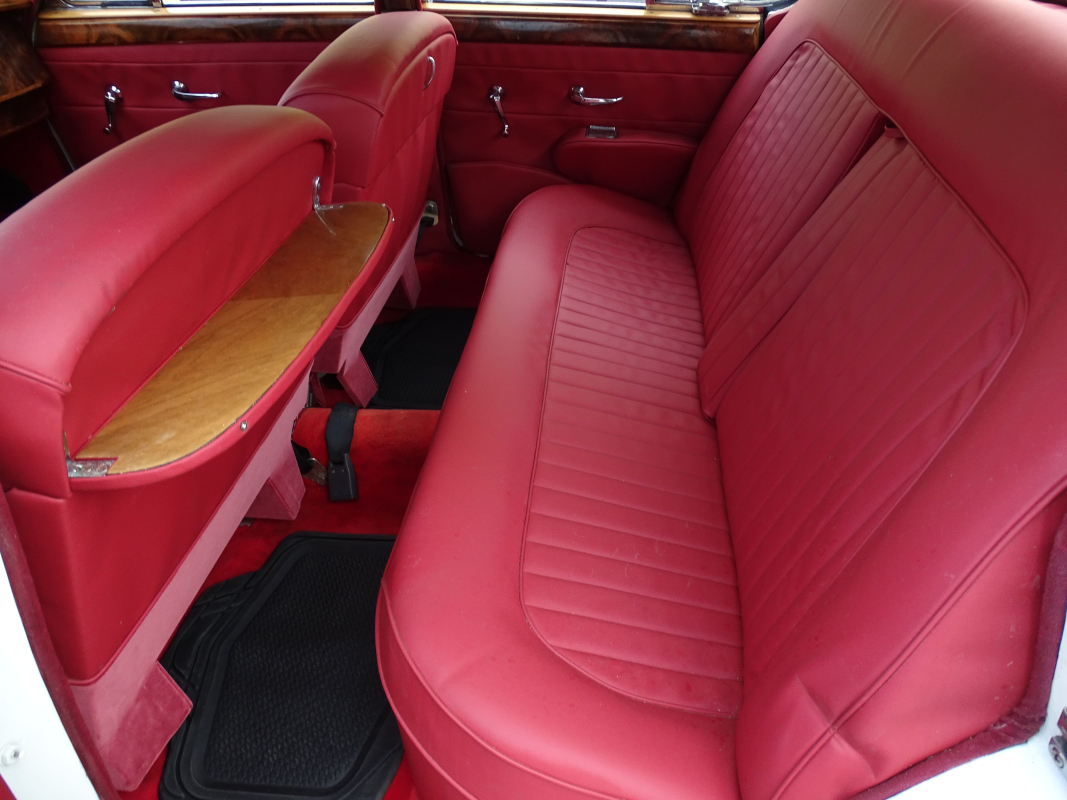 Jaguar MK2 — 17