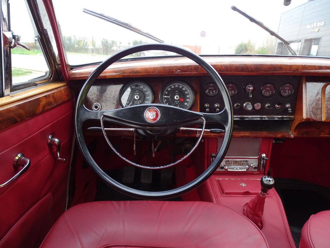 Jaguar MK2 — 14