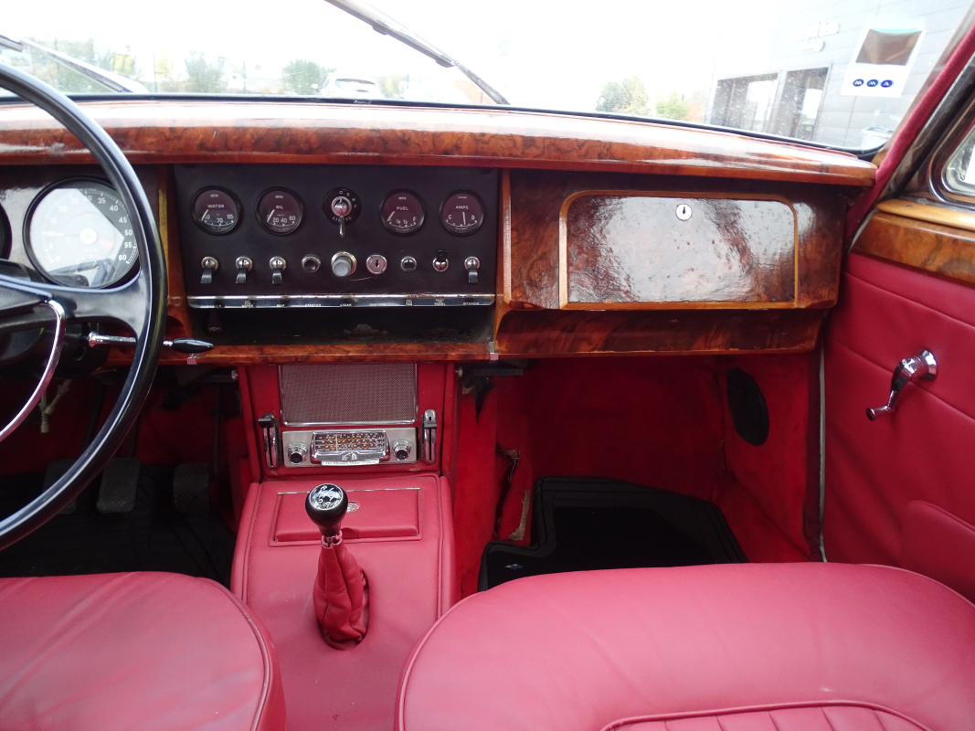 Jaguar MK2 — 13