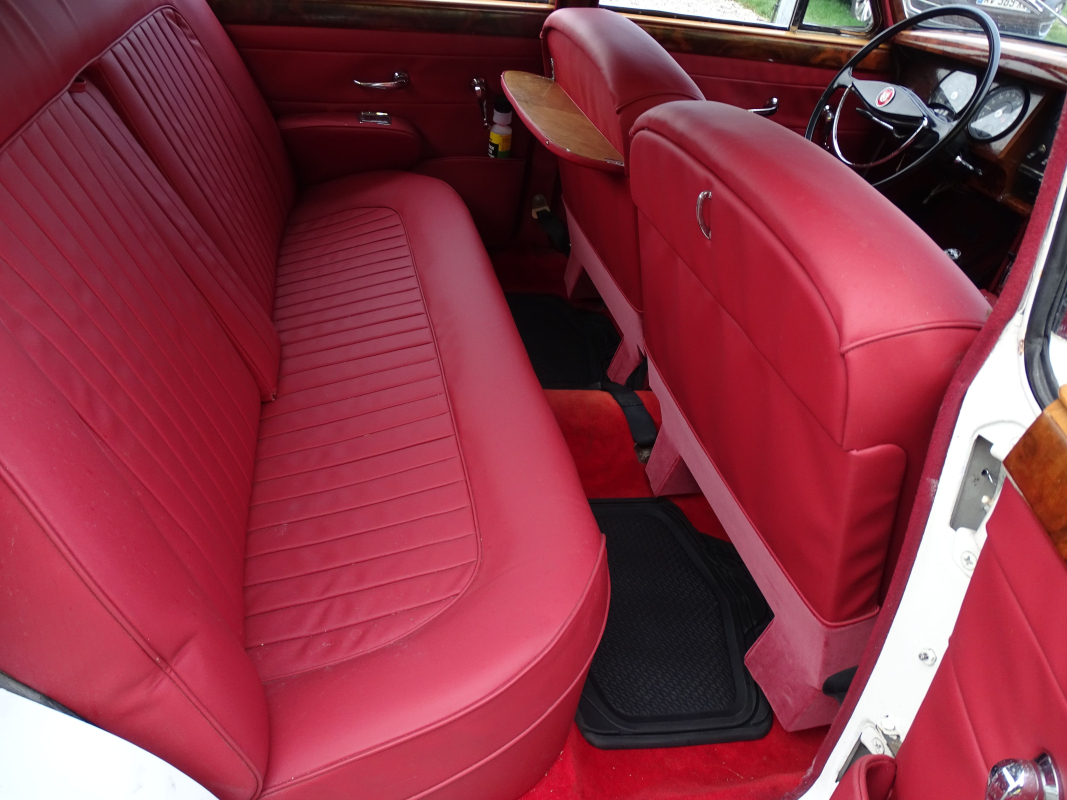 Jaguar MK2 — 16