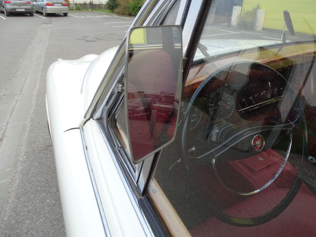 Jaguar MK2 — 32