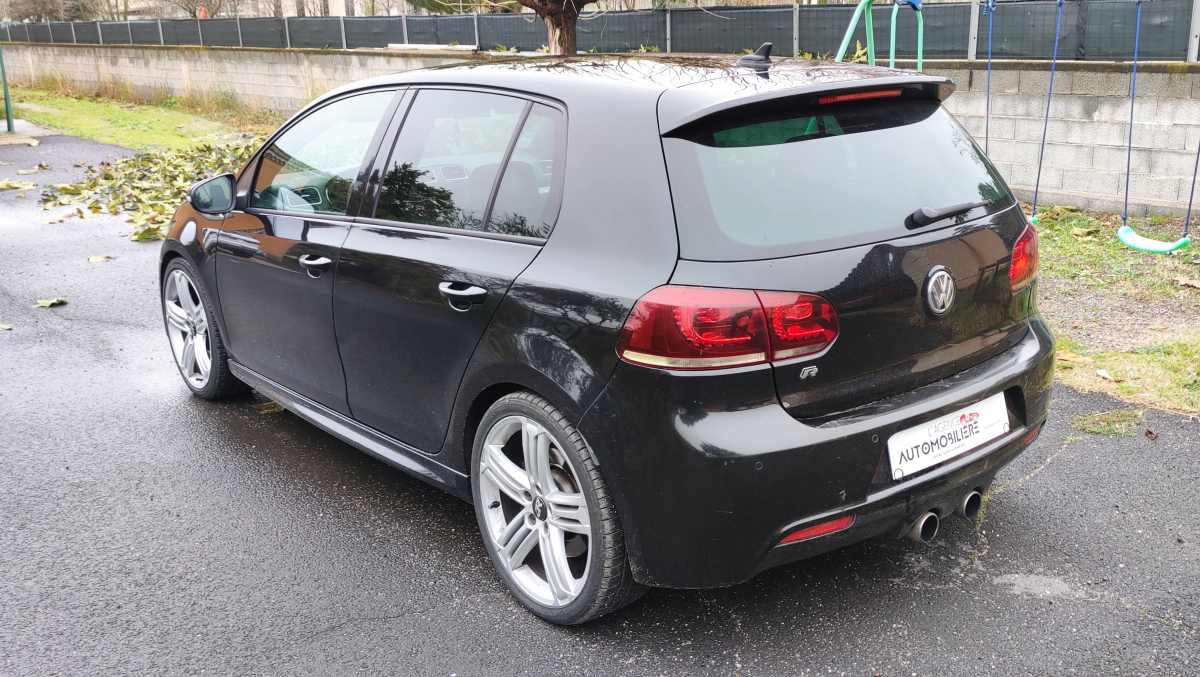 Volkswagen Golf — 4