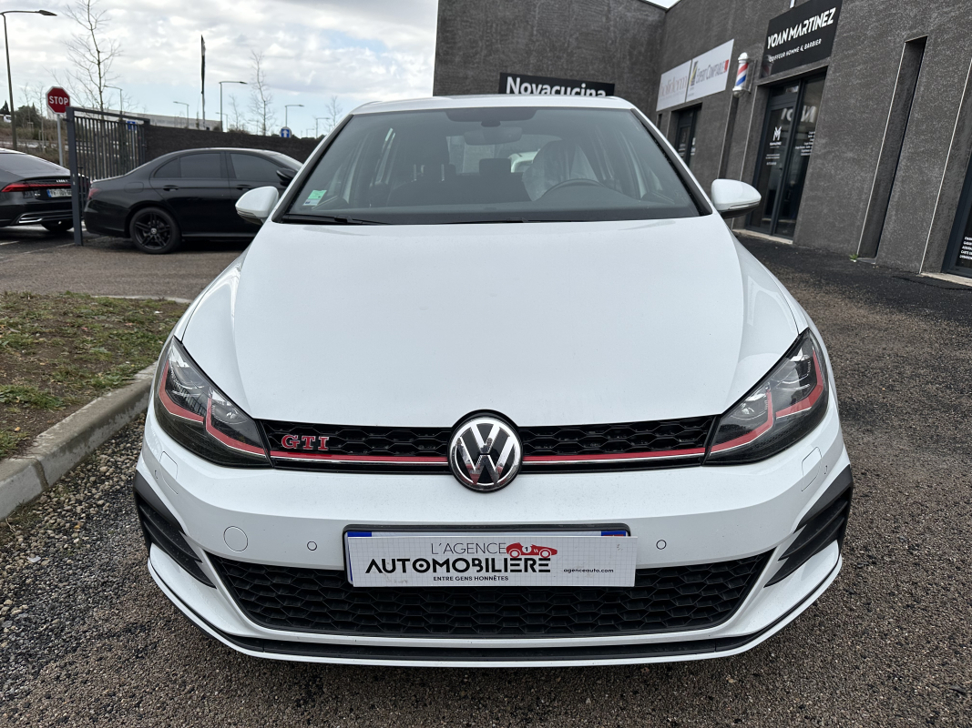 Volkswagen Golf — 2