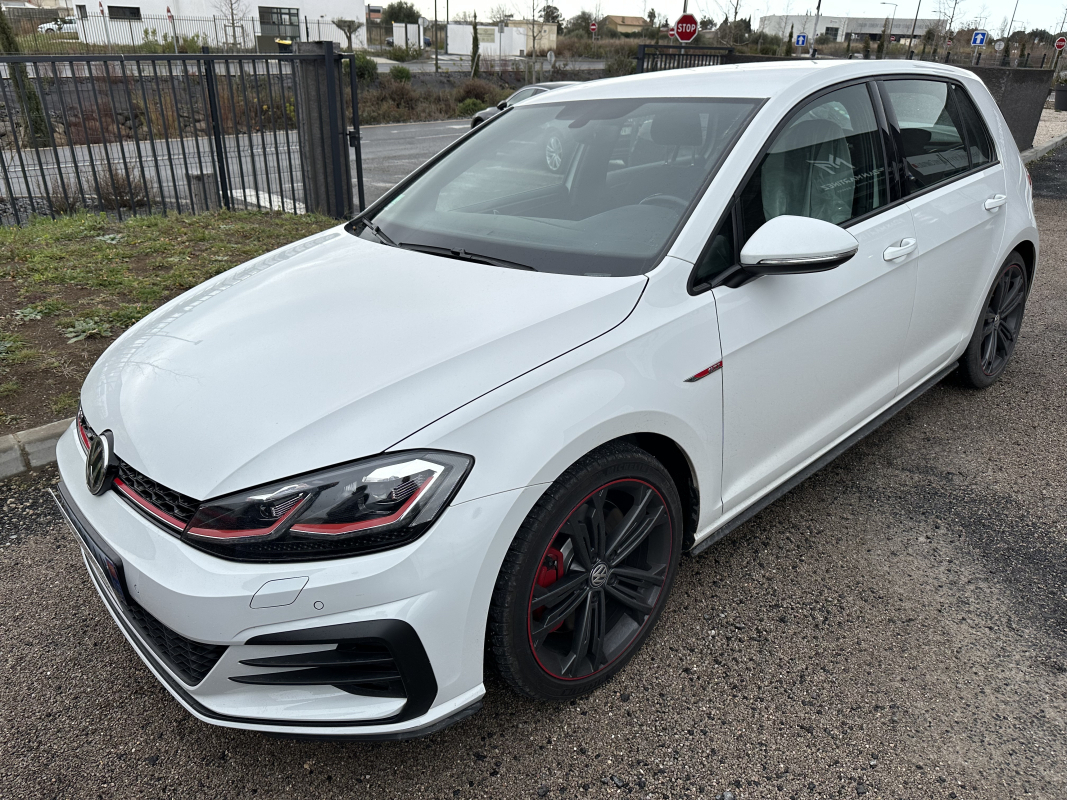 Volkswagen Golf — 3