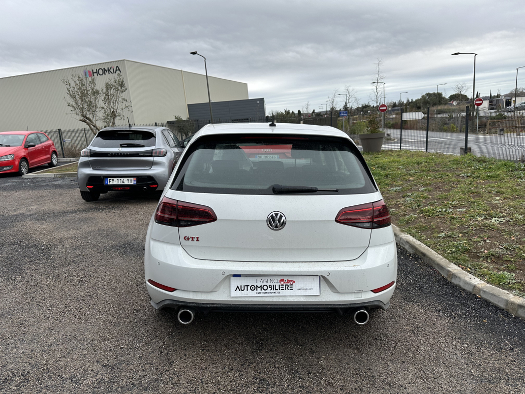 Volkswagen Golf — 6