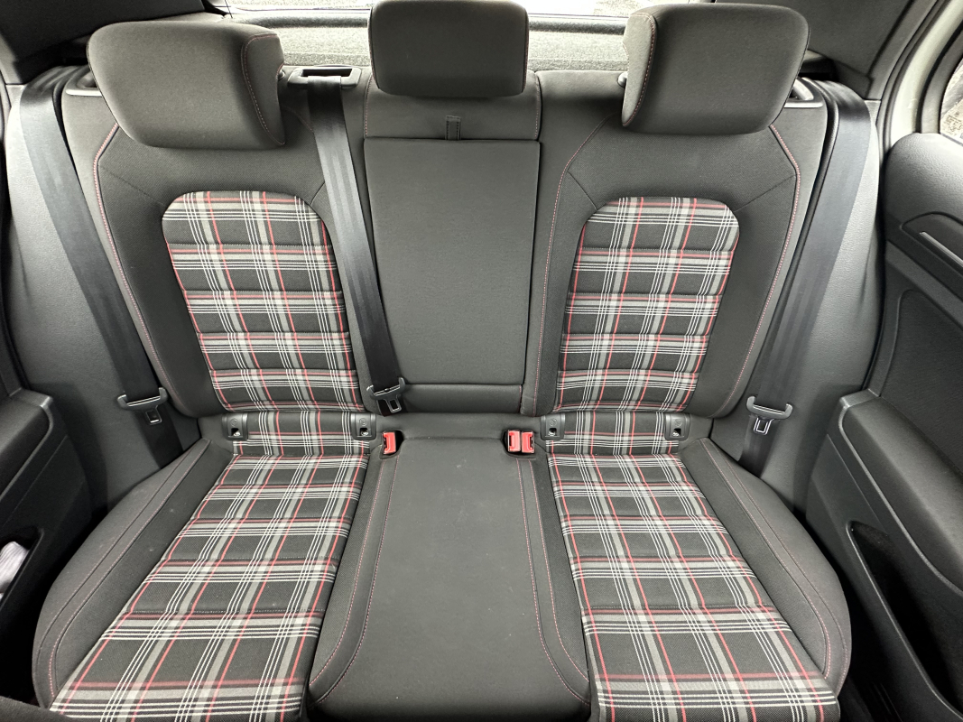 Volkswagen Golf — 15