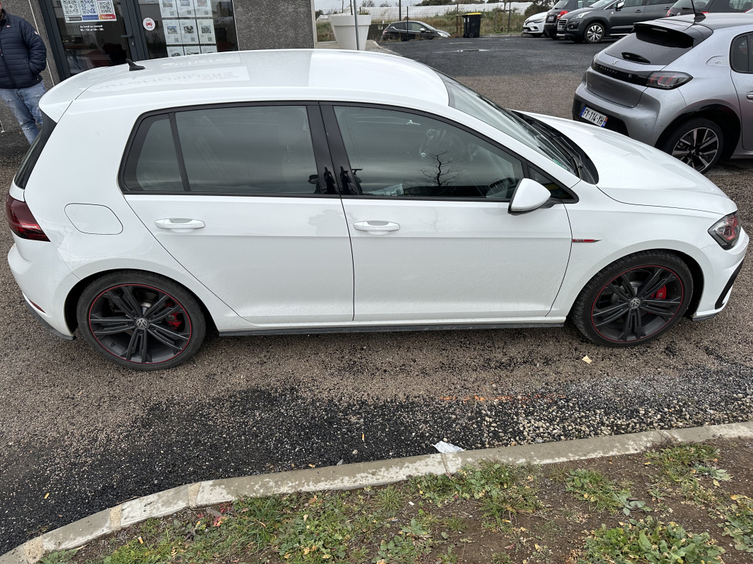 Volkswagen Golf — 8
