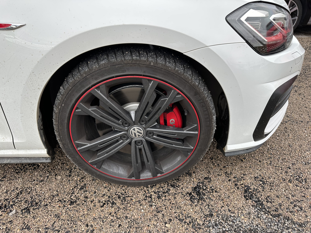 Volkswagen Golf — 21