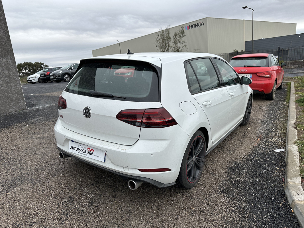 Volkswagen Golf — 7