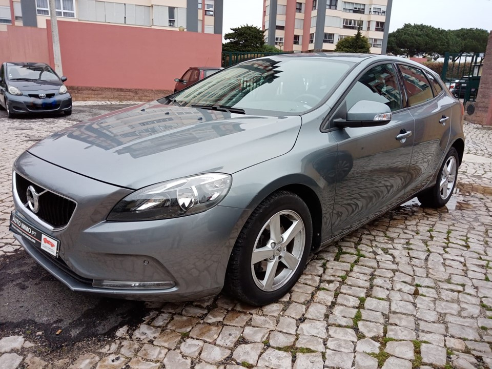 Volvo V40