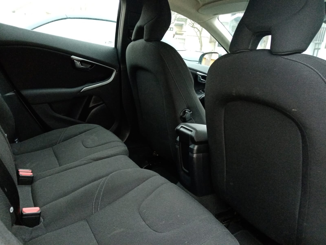 Volvo V40 — 10