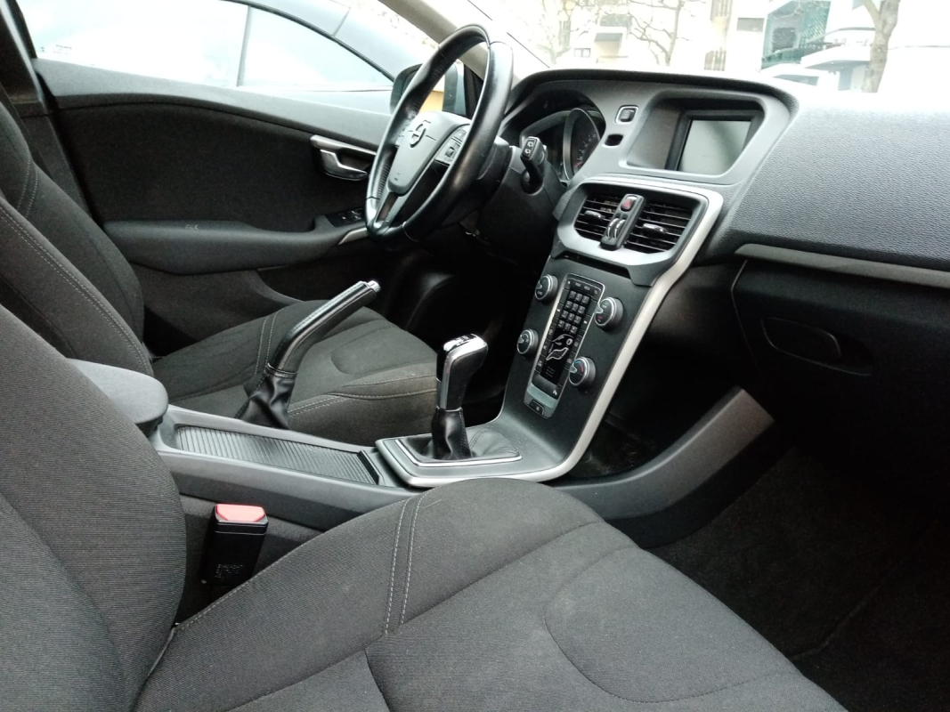Volvo V40 — 8
