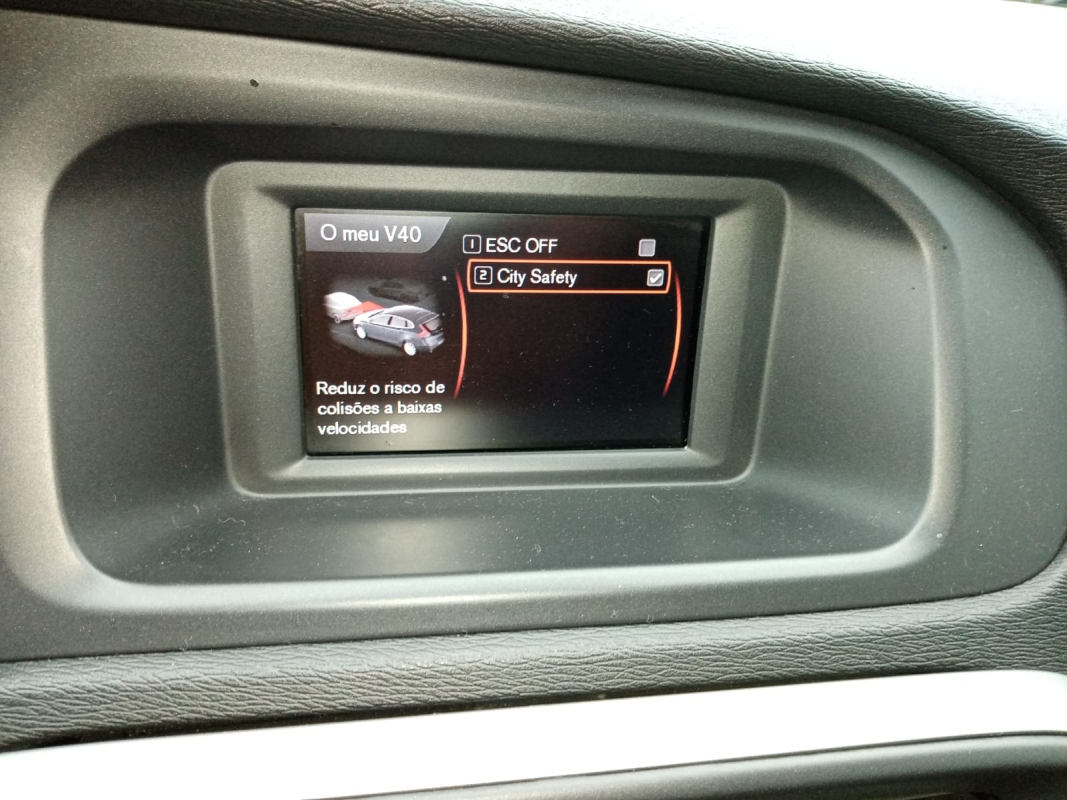 Volvo V40 — 15