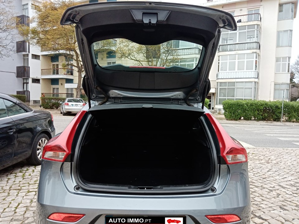 Volvo V40 — 6