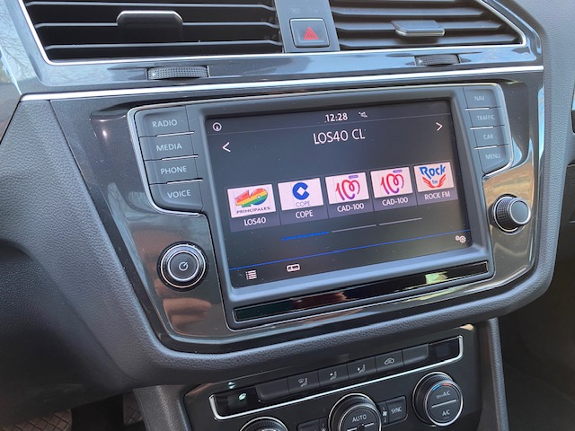 Volkswagen Tiguan — 16