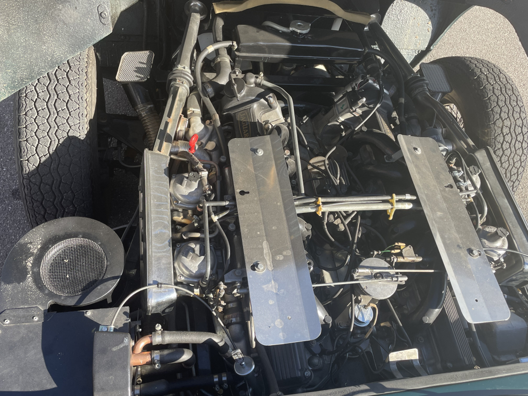 Jaguar Type E — 30